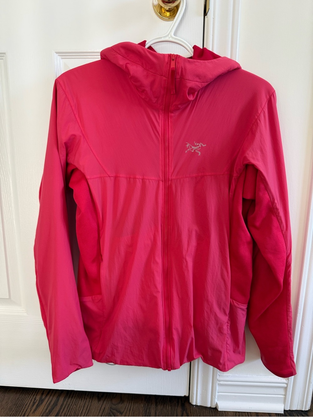 Arc'teryx Women’s Bright Pink Guava Jacket - Medium